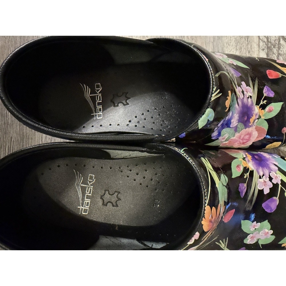 dansko 38 Bright Floral Print EUC Nursing Clogs - Picture 6 of 6